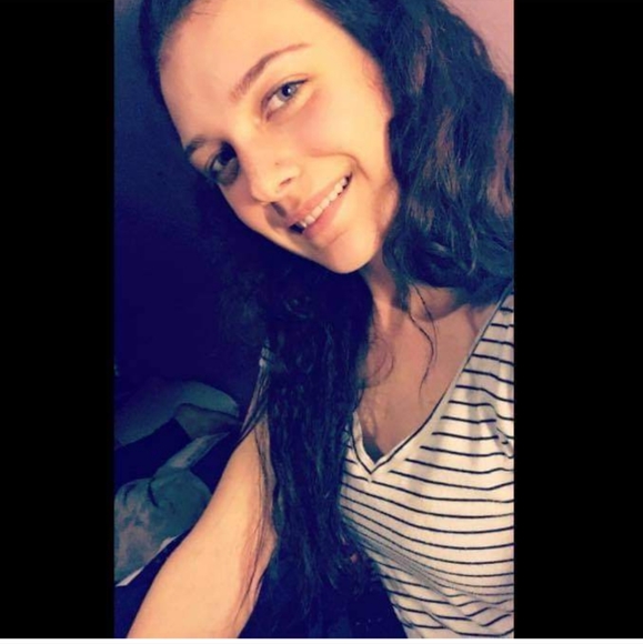 Meet your Posher, Karen - Picture 3 of 10